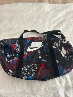 Nike Sports Duffel Bag Black Graffiti Graphic Print Gym Travel Shoulder Bag